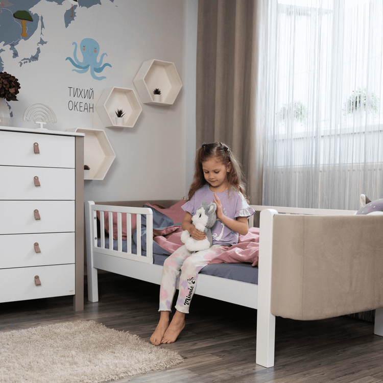 Moderne und funktionale Jugendbetten von Veres, ideal für das Jugendzimmer mit eleganten Details und sicheren Materialien.