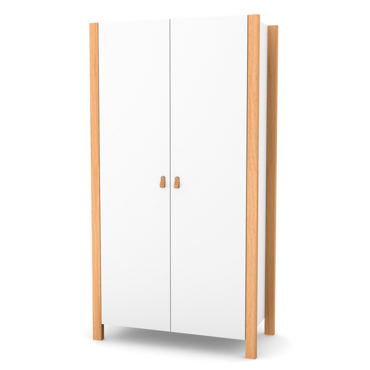 Veres Monaco 960 zweitüriger Kinderkleiderschrank in Weiß Natur. Harmonische Kombination aus weißem Korpus und natürlichen Holzdetails für eine warme Atmosphäre.
