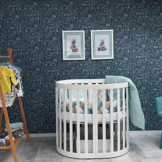 Video: So verwandelt das Erweiterungsset das Babybett Veres Rom in ein größeres Bett – praktische und einfache Lösung für eine längere Nutzung.